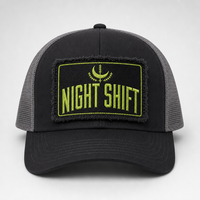 Casquette de camionneur vintage en maille avec patch brodé fluorescent effiloché, respirante en coton, idéale pour les sports de plein air