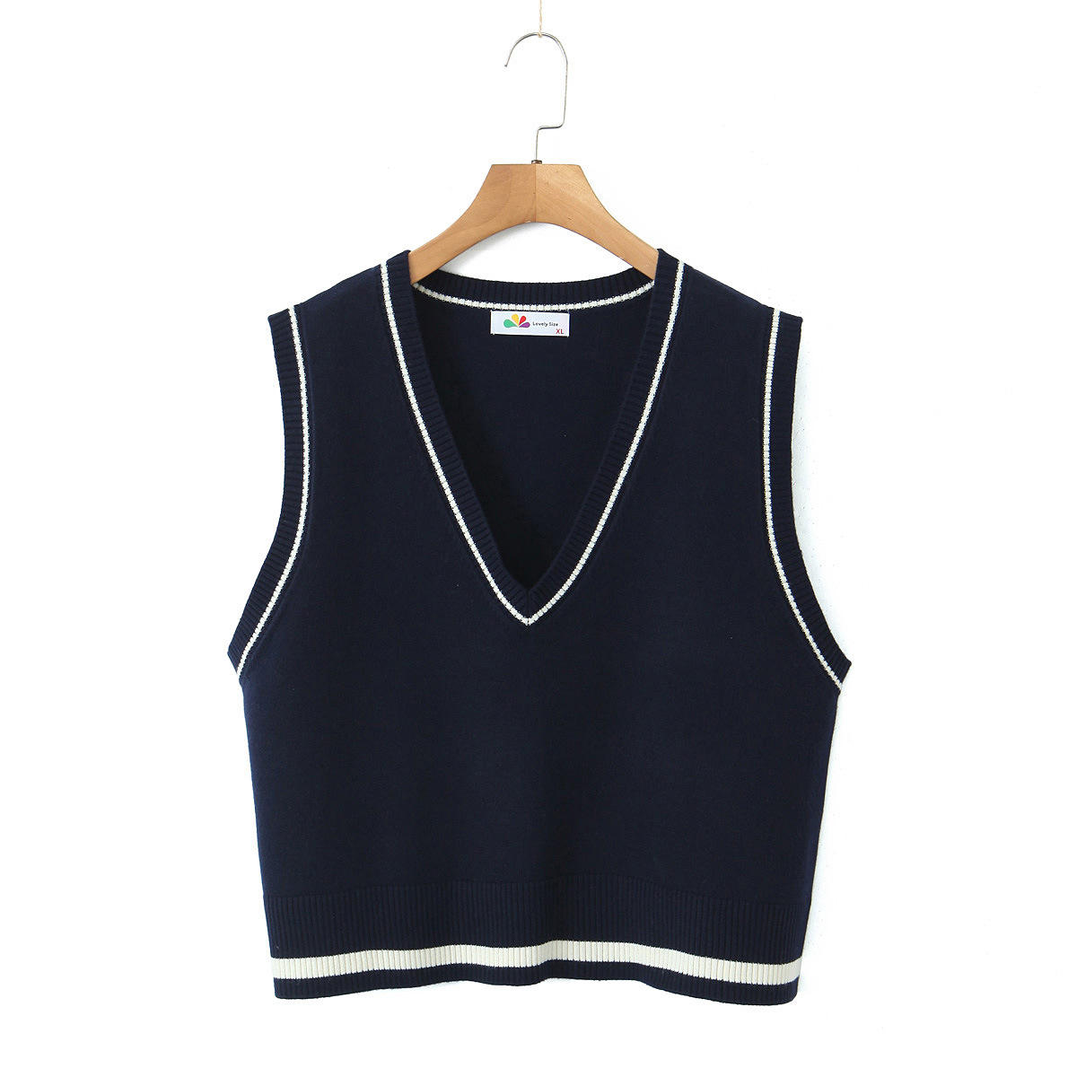 เสื้อกั๊กถักสีน้ำเงินกรมท่า