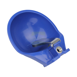 Abreuvoir automatique en plastique bleu pour vaches et <span class=keywords><strong>chevaux</strong></span>, avec poussoir à langue en acier inoxydable, 29*25cm, équipement d'alimentation en eau - Product Image 4