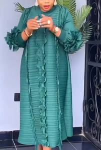 Abito di Alta Qualità a Maniche Lunghe a Petalo con Grande Elasticità e Pieghe Miyake - Product Image 4