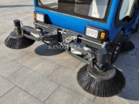 KINGWELL Balayeuse électrique autoportée super puissante à quatre roues, haute performance, avec extraction de poussière par ventilateur et trémie intégrée