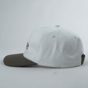 Gorra de 5 Paneles sin Estructura con Visera Curva, Colores Personalizados y Correa Personalizada para Todas las Temporadas, Nueva Personalización al por Mayor con Bordado - Product Image 4