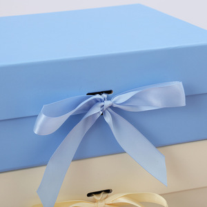 Caja de Regalo de Cartón Rígido de Lujo Personalizada, con Estampado en Relieve Dorado, Cierre Magnético, Recubrimiento UV, Laminación Mate, Reciclable - Product Image 3