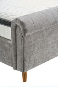 Base de cama tapizada popular para Villa con patas de metal Muebles de dormitorio de tamaño King Queen - Product Image 4