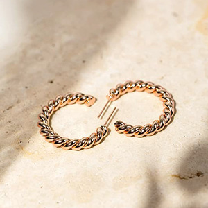 Orecchini a Cerchio Geometrici con Design Minimalista in Metallo, Gioielli da Donna alla Moda per Uso Quotidiano, Regalo Chic - Product Image 5