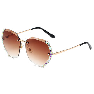 2021 Gafas de sol cuadradas de gran tamaño para mujer con <span class=keywords><strong>lentes</strong></span> UV400 Gafas de <span class=keywords><strong>marca</strong></span> de diseñador famoso Gafas de sol con marco de metal - Product Image 1