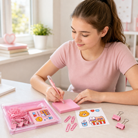 Ensemble de papeterie rose Kawaii, kit de fournitures scolaires avec stylo gel, notes adhésives, clips à papier, clips de reliure, feuille d'autocollants, pochette en PVC