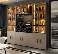 Armoire à vin en bois massif avec chaise de salle à manger en verre et en bois, meubles en bois massif sculpté, armoire classique de luxe