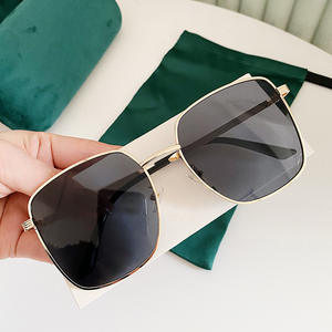 Gafas de Sol Qianai con Marco Cuadrado Grande, Lentes Azules Océano, Protección UV400, Estilo Unisex - Product Image 3