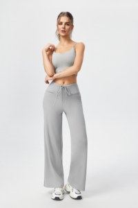 Set consisting of a sleeveless sports vest and loose-fitting, straight-leg <b>trousers</b> with an adjustable <b>drawstring</b>. - Product Image 5