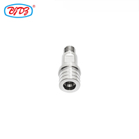 Adaptateur Connecteur RF Coaxial SMA Femelle vers QMA Mâle 180 DEG en Stock – Vente Directe Usine