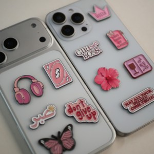 Pegatinas para Teléfono de Zinc y Hierro con Esmalte Rosa Árabe de Oriente Medio, con diseños de Mariposa Linda, <span class=keywords><strong>Auriculares</strong></span>, Frases Inspiradoras, Girl Boss, Corona de Reina y Arte Folclórico - Product Image 2