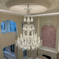 Lustre LED moderne personnalisé en forme de bougie, grand luminaire suspendu en métal de luxe avec verre et cristal pour hall de villa