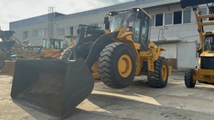 รถตักล้อยาง VOLVO L105 สีเดิมคุณภาพดี รถตักล้อยางหน้าเดียว น้ำหนัก 5 ตัน ความจุ 3 ลูกบาศก์เมตร รถตักล้อยาง VOLVO L105 L180 มือสอง - Product Image 6
