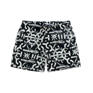 Short de plage en polyester 100% pour hommes imprimé numériquement solide anti-rides vente en gros vêtements de surf de bain décontractés pour la plage en plein air - Product Image 3