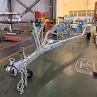 Remorque pour bateau Hyroad galvanisée à chaud modèle 800, essieu tandem avec freins hydrauliques, adaptée aux bateaux de moins de 8 m