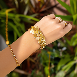 สร้อยข้อมือสแตนเลสสตีลชุบทอง PVD ทนทาน แฟชั่นทันสมัยสำหรับผู้หญิง - Product Image 3