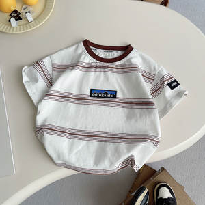 Nouvel ensemble d'été 2 pièces pour garçon 2026 : T-shirt <span class=keywords><strong>blanc</strong></span> rayé à col rond et manches courtes + short marron à empiècements - Product Image 4