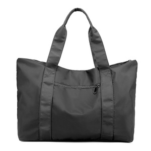 กระเป๋าเดินทางแบบสะพายข้าง/สะพายไหล่ รุ่น Custom Weekender กันน้ำ ทนทาน เหมาะสำหรับกิจกรรมกลางแจ้ง มีซิป สไตล์อังกฤษ ใช้ได้ทั้งชายและหญิง พับเก็บได้ - Product Image 3