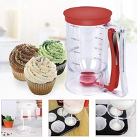 Distributeur de pâte à crêpes 4 tasses, verseur de pâte pour faire des crêpes, des crêpes, des muffins, des cupcakes, poignée ergonomique avec bec anti-éclaboussures