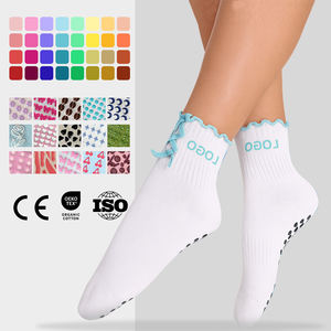 جوارب رياضية قطنية مخصصة مضادة للانزلاق بيلاتيس قبضة الخريف تصميم كرتون بنمط حروف شاهقة جيدة التهوية عالية الصيف الشتاء - Product Image 2