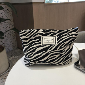 Coreano Moda Leopardo Zebra Maquiagem <span class=keywords><strong>Bag</strong></span> Toilet <span class=keywords><strong>Bag</strong></span> Bolsa Feminina Conveniente Saco De Armazenamento De Grande Capacidade - Product Image 4