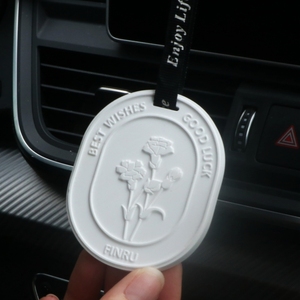 Ambientador colgante de cerámica para armario de coche blanco hecho a mano, aroma de flor de porcelana para el hogar, fragancia de yeso, difusor de aceite esencial - Product Image 3