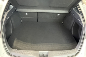 Venta caliente <span class=keywords><strong>Toyo</strong></span> Ta CHR 5 puertas 5 plazas SUV 185 km/h Velocidad máxima Caja de cambios automática Asientos de cuero FWD Drive Euro VI Emisión - Product Image 4