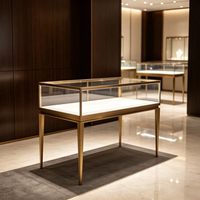 Éclairage LED écologique et durable en aluminium pour présentoirs de bijoux en magasin de détail