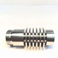 Radiateur de qualité industrielle en acier inoxydable usiné CNC à cinq axes, résistant à la corrosion et à haute conductivité thermique