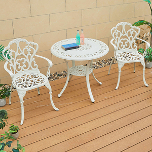 सफेद कास्टिंग आँगन बिस्ट्रो डाइनिंग सेट आउटडोर फर्नीचर Armrest के साथ टिकाऊ दौर एल्यूमीनियम मेज और 2 सीटर कुर्सियों - Product Image 2