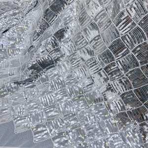 100% Polyester Thêu <span class=keywords><strong>Sequin</strong></span> Căng Vải Tuyn <span class=keywords><strong>3Mm</strong></span> Xếp 75D Warp Mật Độ Dệt Kim Lưới Cho Dresses Đồng Bằng Phong Cách - Product Image 4