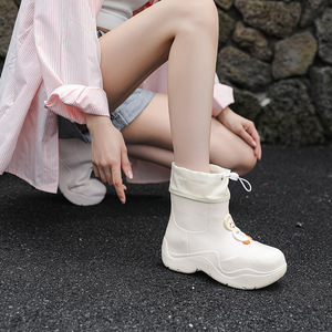 Botas de Chuva Femininas com Solado Grosso Leves Antiderrapantes Botas de Solado Macio para Uso Externo Botas Resistentes à Água - Product Image 1