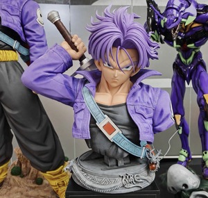 Estatua de Busto de Trunks del Futuro Super Saiyan de Dragon Ball Z a Escala 1:1 con Espada y Base de Dragón en Resina - Product Image 2
