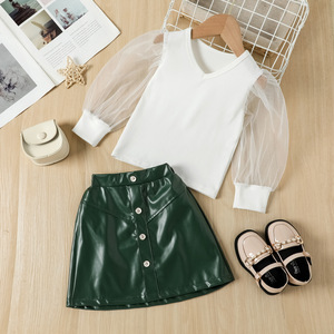 Nouvelle mode, ensemble de vêtements pour filles en 2 pièces, t-shirt en tricot à manches longues en tulle uni + jupe à boutons en PU, ensemble de vêtements pour filles - Product Image 1