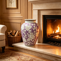 Lila Keramikvase mit Geprägtem Weißem Blumenmuster und Goldrand für Inneneinrichtung