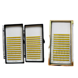 Plateau de cils de volume synthétique OEM professionnel 5D mignon 15mm belles extensions de cils de beauté personnalisées marque privée - Product Image 1