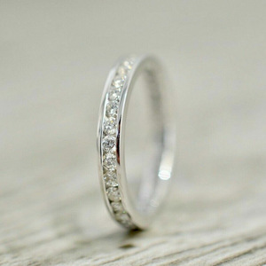 Anello Minimalista con Zirconi Stellati, Design Elegante e Semplice, Accessorio Impilabile per Uso Quotidiano da Donna - Product Image 1