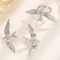 Boucles d'oreilles clous hypoallergéniques en acier inoxydable plaqué or 18 carats, motif oiseau volant, pour femmes, vente en gros