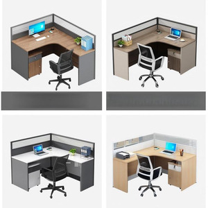 Postazione di Lavoro Modulare di Alta Qualità per 2-4 Persone, Design Moderno con Divisori e Cubicoli - Product Image 4