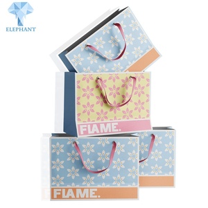 Environmental Certified Luxury Famous Brand Clothing <b>Sweet</b> Wedding Floral Gift Paper Bag Custom Print - Product Image 3