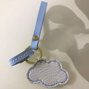 Fabricant de porte-clés, en stock, cousus main, style INS, motif nuage blanc et goutte de pluie, porte-clés de voiture, porte-clés créatif pour sac - Product Image 3