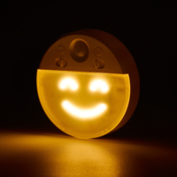 Veilleuse LED créative avec émoticônes, détecteur de mouvement humain, lampe à induction infrarouge intelligente en ABS pour chambre et couloir