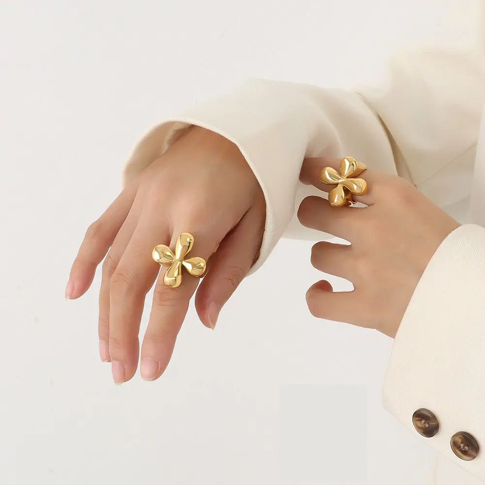 Francese all'ingrosso Vintage Statement Chunky Flower Rings anello in acciaio inossidabile placcato oro 18 carati per le donne