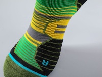 Chaussettes athlétiques à compression rembourrées Chaussettes de course ultra-légères à rayures Micro Crew pour homme