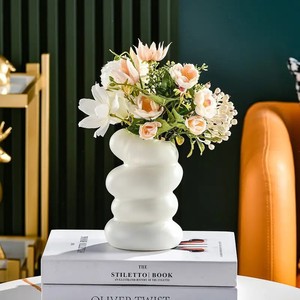 Spiral Plastic Vase White Minimalist Design Unbreakable Flower Arrangement Decor For Dry And Wet Flowers Artificial Flowers - Product Image 4