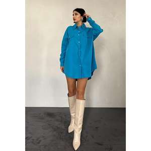 Camisa Azul Estilo Boyfriend para Mujer, Popelina, Doble Bolsillo, Cierre de Botones, Estilo Casual - Product Image 2