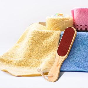 Double-Sided Wooden Handle Foot File & Scrubber Pedicure Tool with Eco-Friendly Design for Removing Dead Skin and Calluses - Product Image 4