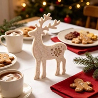 Figurine de renne en feutre avec boissons scintillantes, chapeau de Père Noël, clochette et base en bois – Décoration de Noël pour table, cadeau