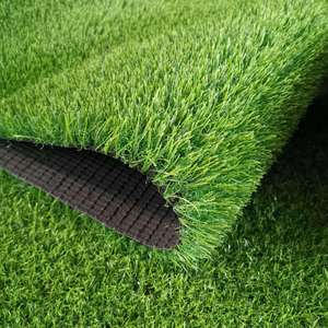 Césped artificial versátil para patios <span class=keywords><strong>de</strong></span> recreo preescolares, campos <span class=keywords><strong>de</strong></span> fútbol al aire libre, superficies <span class=keywords><strong>de</strong></span> campo <span class=keywords><strong>de</strong></span> golf con agujeros <span class=keywords><strong>de</strong></span> drenaje - Product Image 1